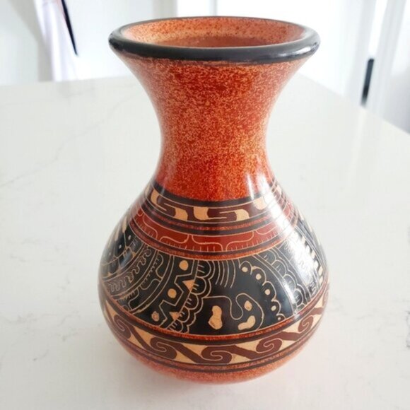 Vintage Chorotega Guaitil Costa Rica Art Pottery Pot Vase Hand Carved Glazed - Picture 1 of 4
